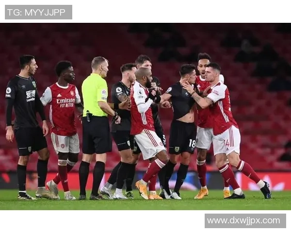 8月27日利物浦与阿森纳激战正酣谁能在英超赛场笑到最后 8月27日利物浦与阿森纳激战正酣谁能在英超赛场笑到最后